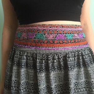 Printed summer skirt with embroidered waist